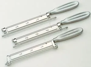 Cincinnati Surgical - SM9904 - Braithwaite Skin Graft Set  Includes Stainless Steel Handle with -2- boxes of 9940 Sterile Stainless Steel Blades -DROP SHIP ONLY-